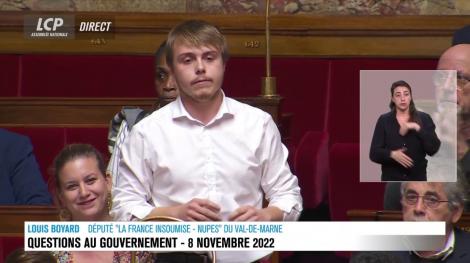 Louis Boyard (LFI) en chemise lors de la séance de questions au gouvernement, mardi 8 novembre 2022