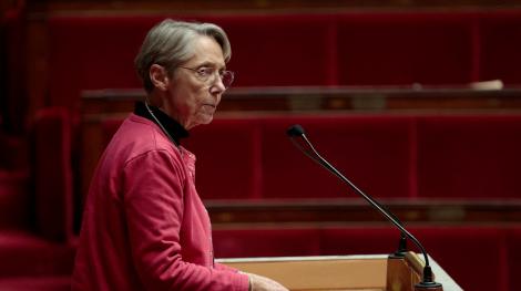 Élisabeth Borne à la tribune de l'Assemblée, une image devenue habituelle